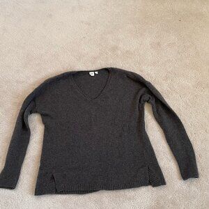 GAP Women's Gray V-neck Sweater - XS